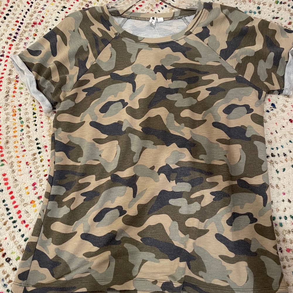 size m camo tshirt